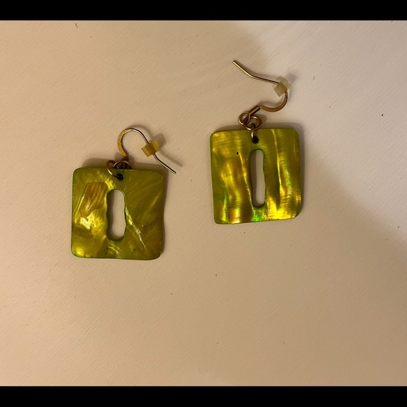 Petalura Colorful Jewelry Set with Chunky Necklace and Matching Earrings - Picture 4 of 5